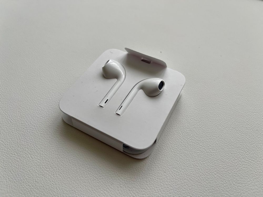 APPLE EarPods MMTN2ZM, neu, mit LightningAnschluss Kaufen auf Ricardo
