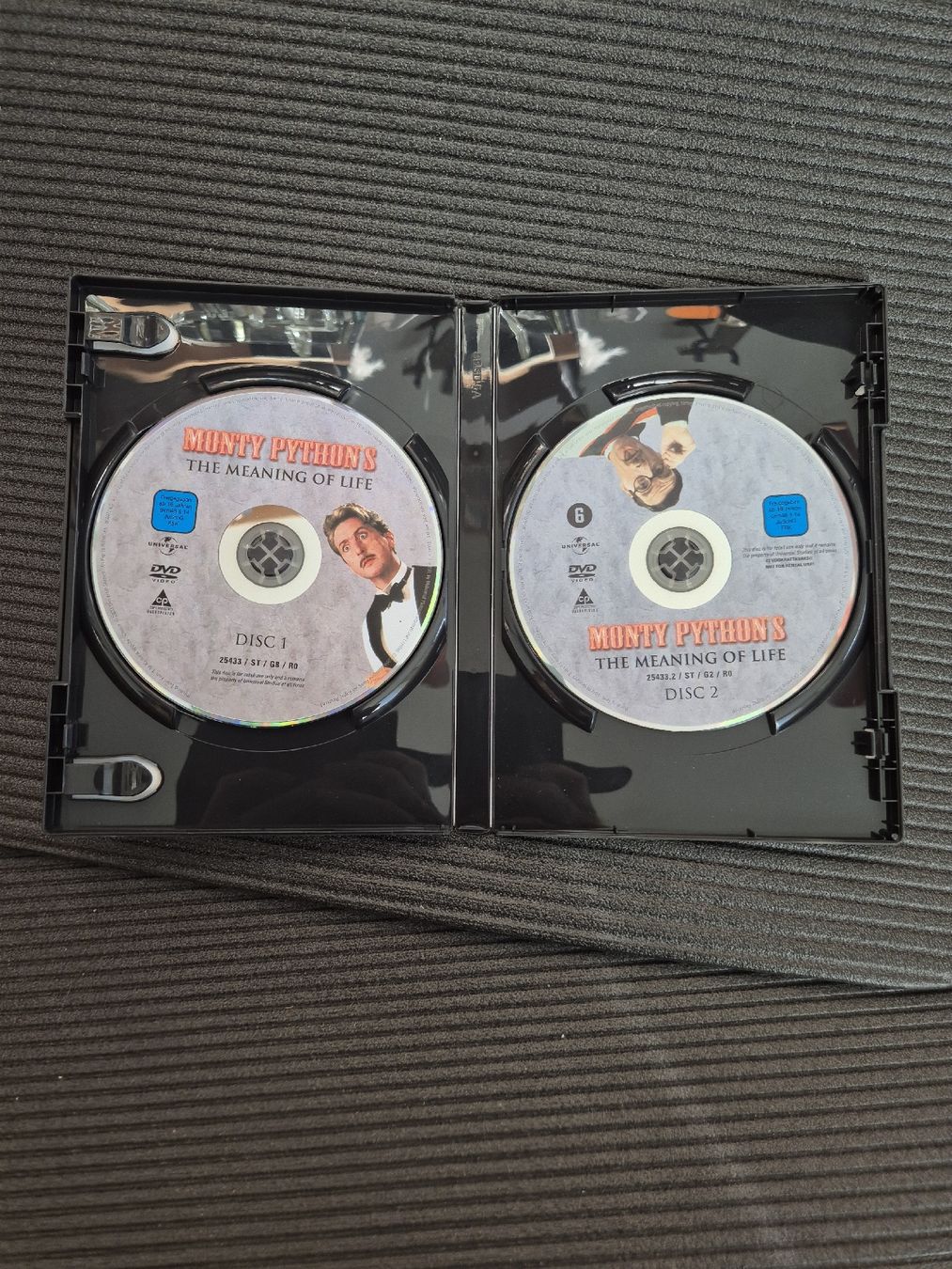 Alle DVDs: DVD Monty Python Der Sinn des Lebens Special Edition – Gebraucht aus Frenkendorf von naibaf01 2
