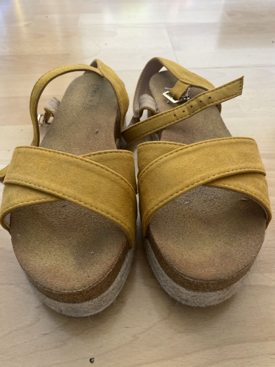 Damenschuhe: Sandalen 39 – Gebraucht aus Olten von Angisun 1