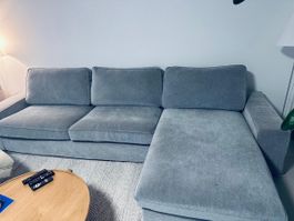 Graues Stoff-Ecksofa 