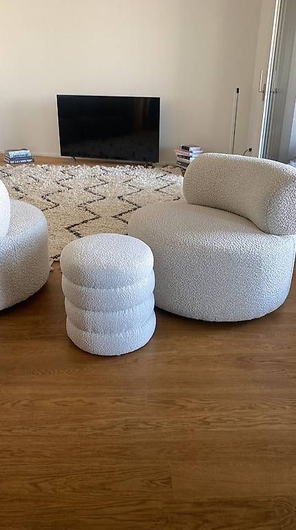 Poltrone: Drehsessel aus bouclé Stoff – Usato da binningen venduto da jujurusek 1