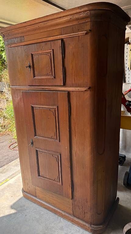 Schränke: Antiker Appenzeller Bauernschrank – Gebraucht aus Magden von Titeufmaldrei