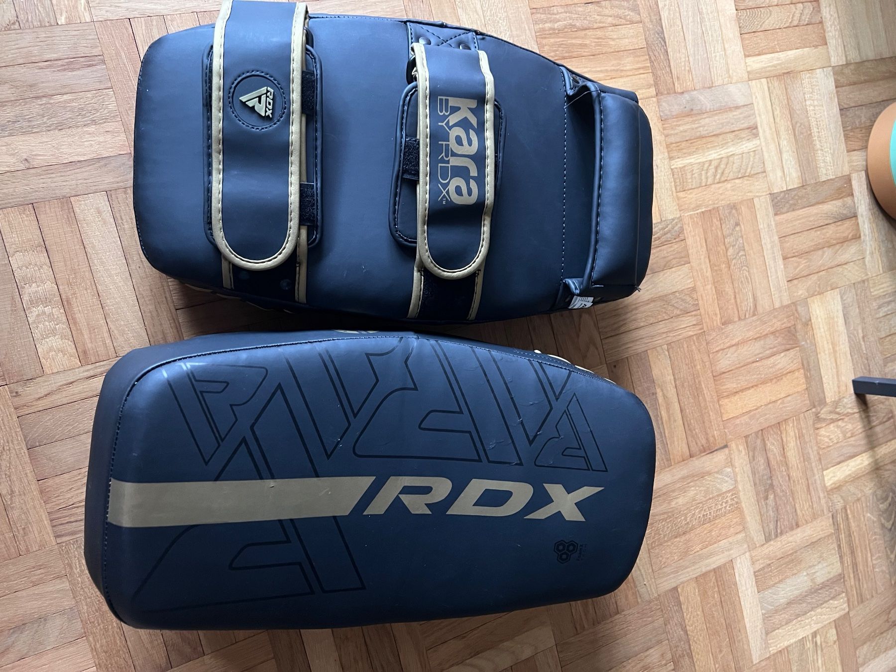 Sacchi da boxe: Kickbox Pratzen zu verkaufen – Usato da Zürich venduto da tan_ht5l