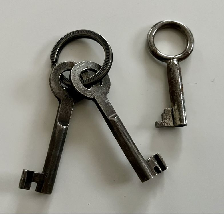 3 kleine, alte Schlüssel