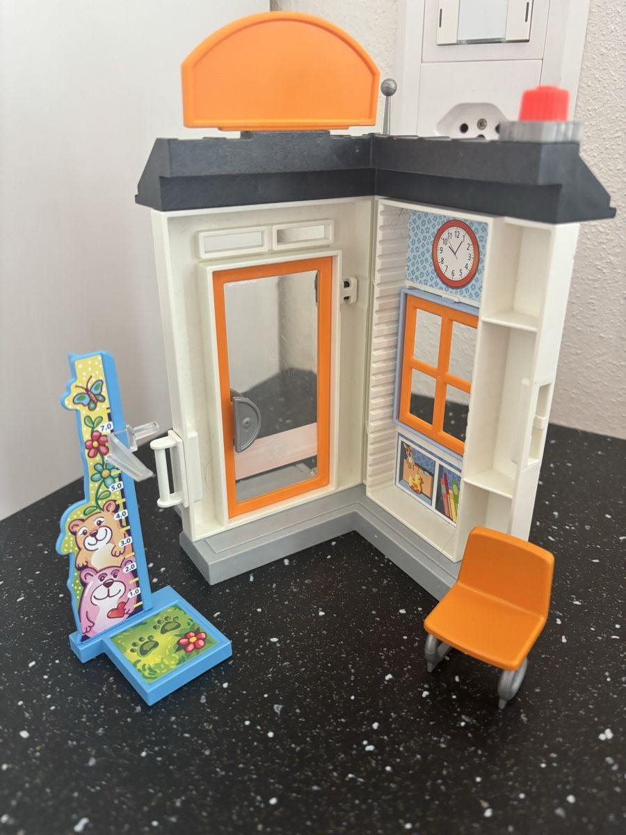 Playmobil Giocattoli: Playmobile - Spital Set mit Zubehör – Usato da Schaffhausen venduto da ValerieBelden 2