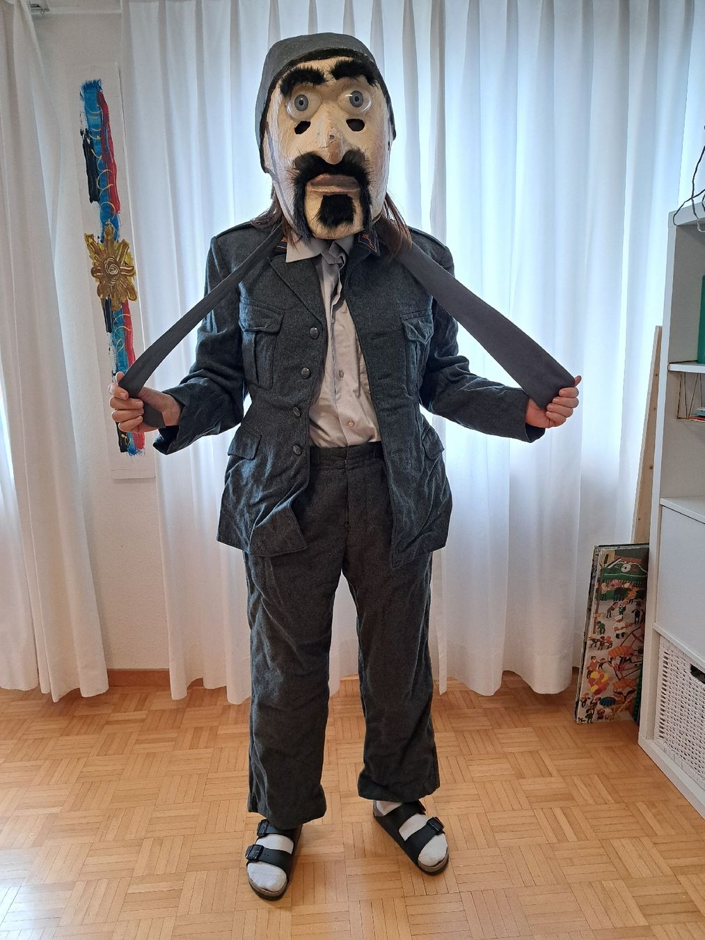 Masken: Fasnachtskostüm Schweizer Militär 2 Masken mit 3 Outfits – Gebraucht aus Luzern von Mischabell 3