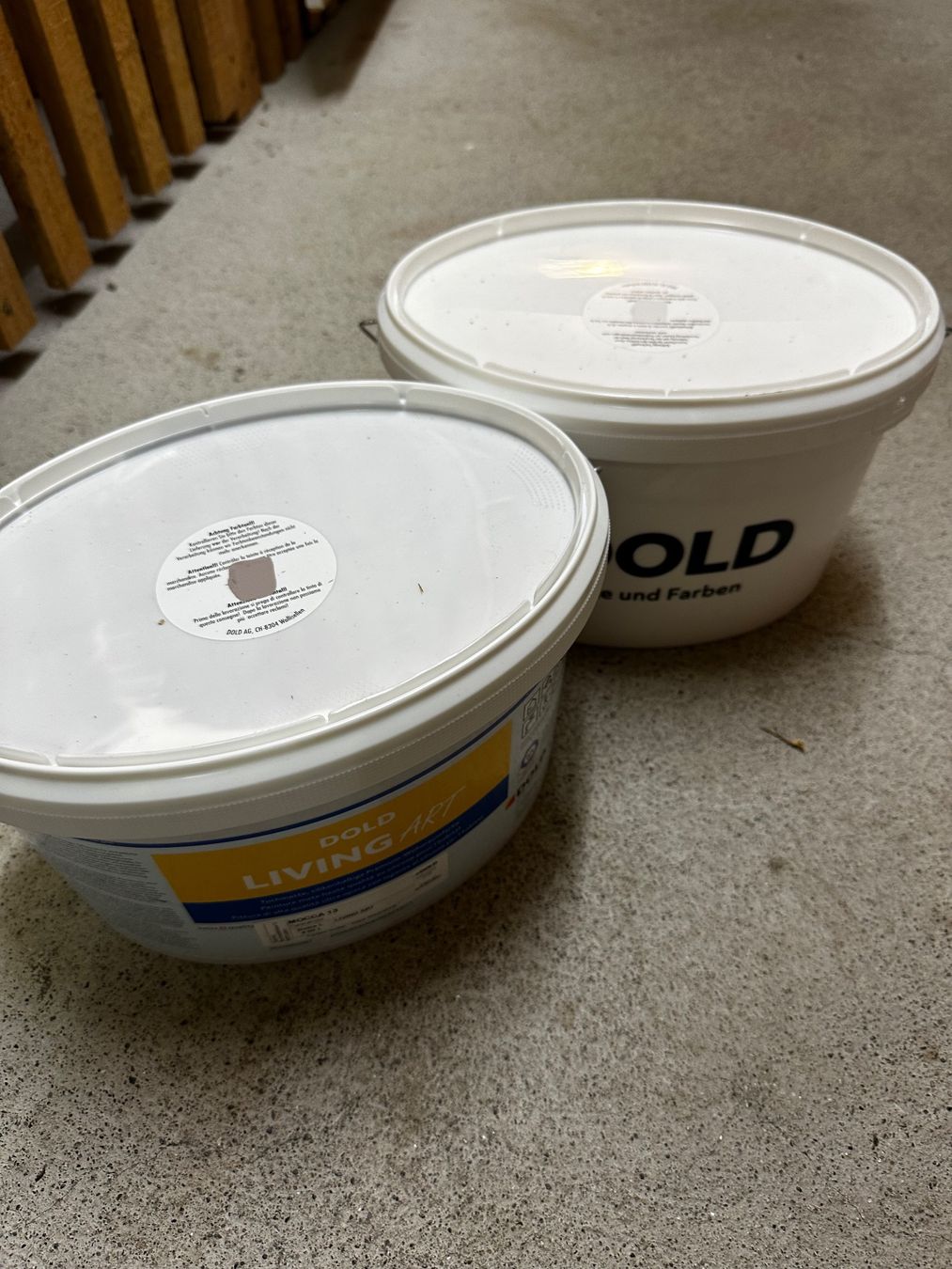 Farben: Wandfarbe 'Mocca 18' und 'Mocca 13' Caparol – Neu und originalverpackt aus Küssnacht am Rigi von annine.l. 3
