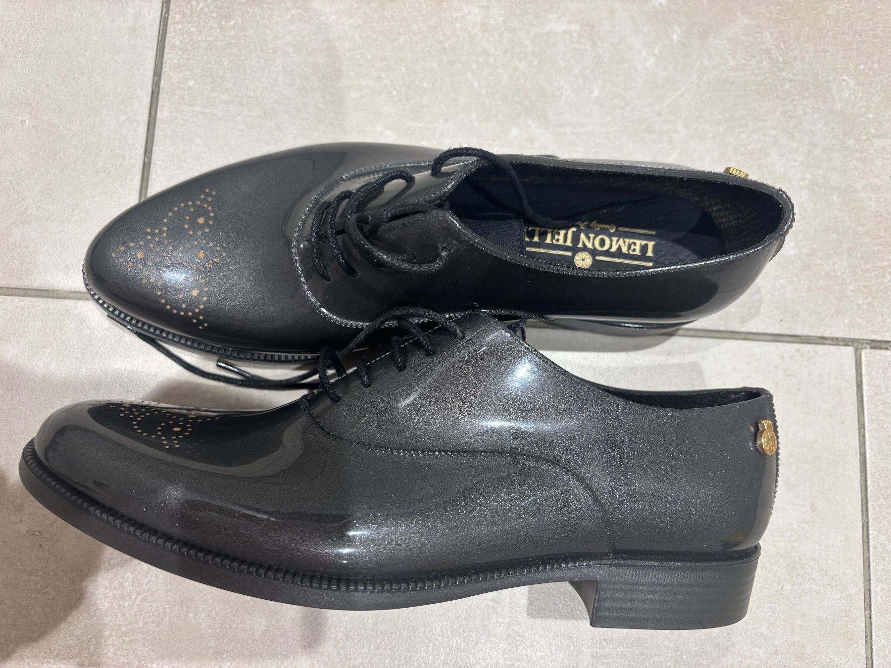 Scarpe da donna: Gummi Halbschuhe Gr. 38 – Usato da Rothrist venduto da white-flower 2