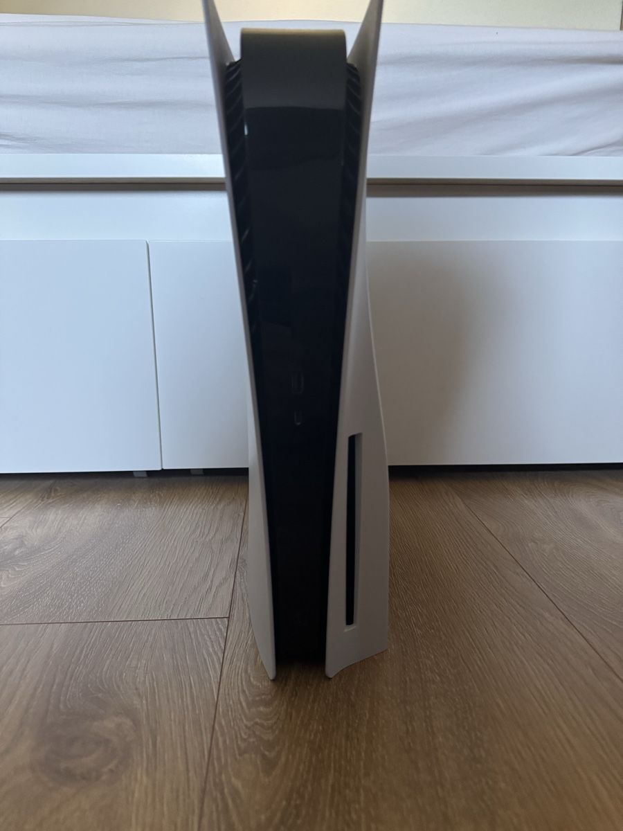 Sony Console: Sony PlayStation 5 Disc Edition, neu, mit Spiel – Nuovo (secondo la descrizione) da Endingen venduto da Revali 1