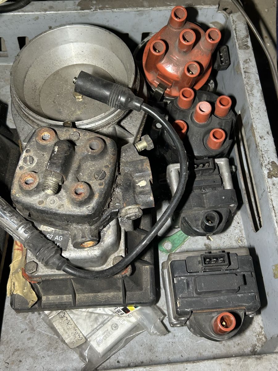 Volkswagen Tutti pezzi di ricambio auto: Golf 2 Mengenteiler – Usato da Gampelen venduto da ste_r6hj 1