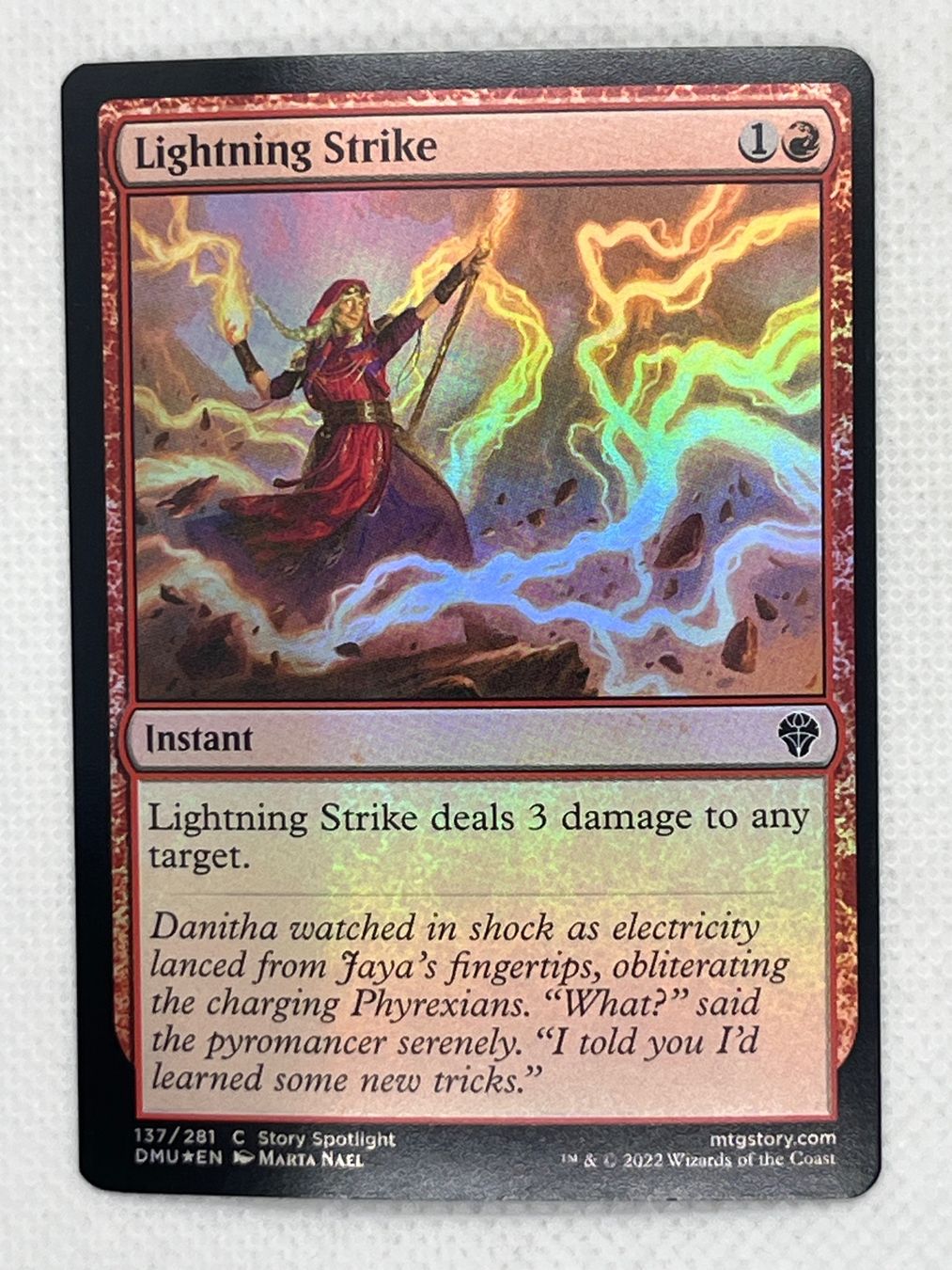 Magic The Gathering Carte collezionabili: MTG Lightning Strike Foil DMU 137/281 – Usato da Hinterkappelen venduto da Kim1992