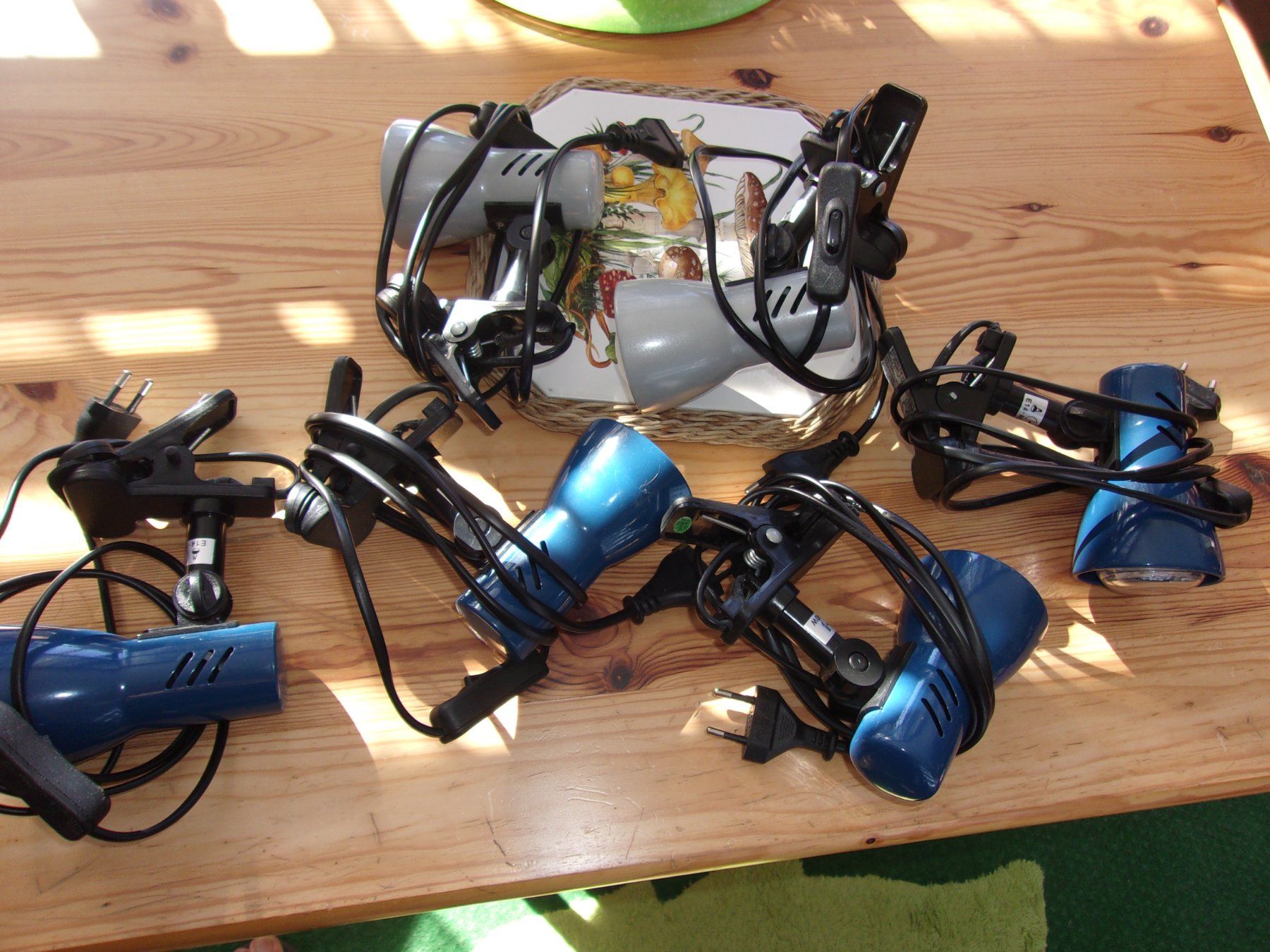 Lampade: Lot de 6 spots. – Usato da Preverenges venduto da Caravane