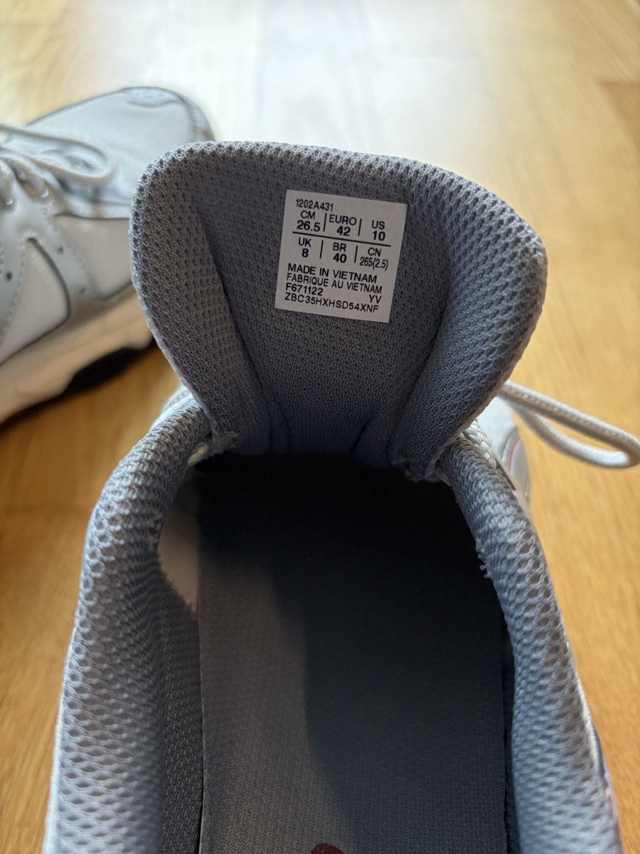 Asics Scarpe da uomo: Asics Schuhe Gr. 42 – Nuovo (secondo la descrizione) da Schaffhausen venduto da golazo_vines 4