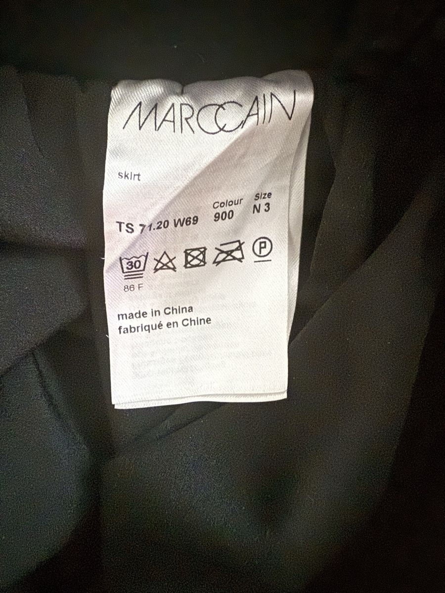 Marc Cain Gonne: Marc Cain Black Pleated Skirt - Size N3 – Usato da Zollikerberg venduto da MK-13 3