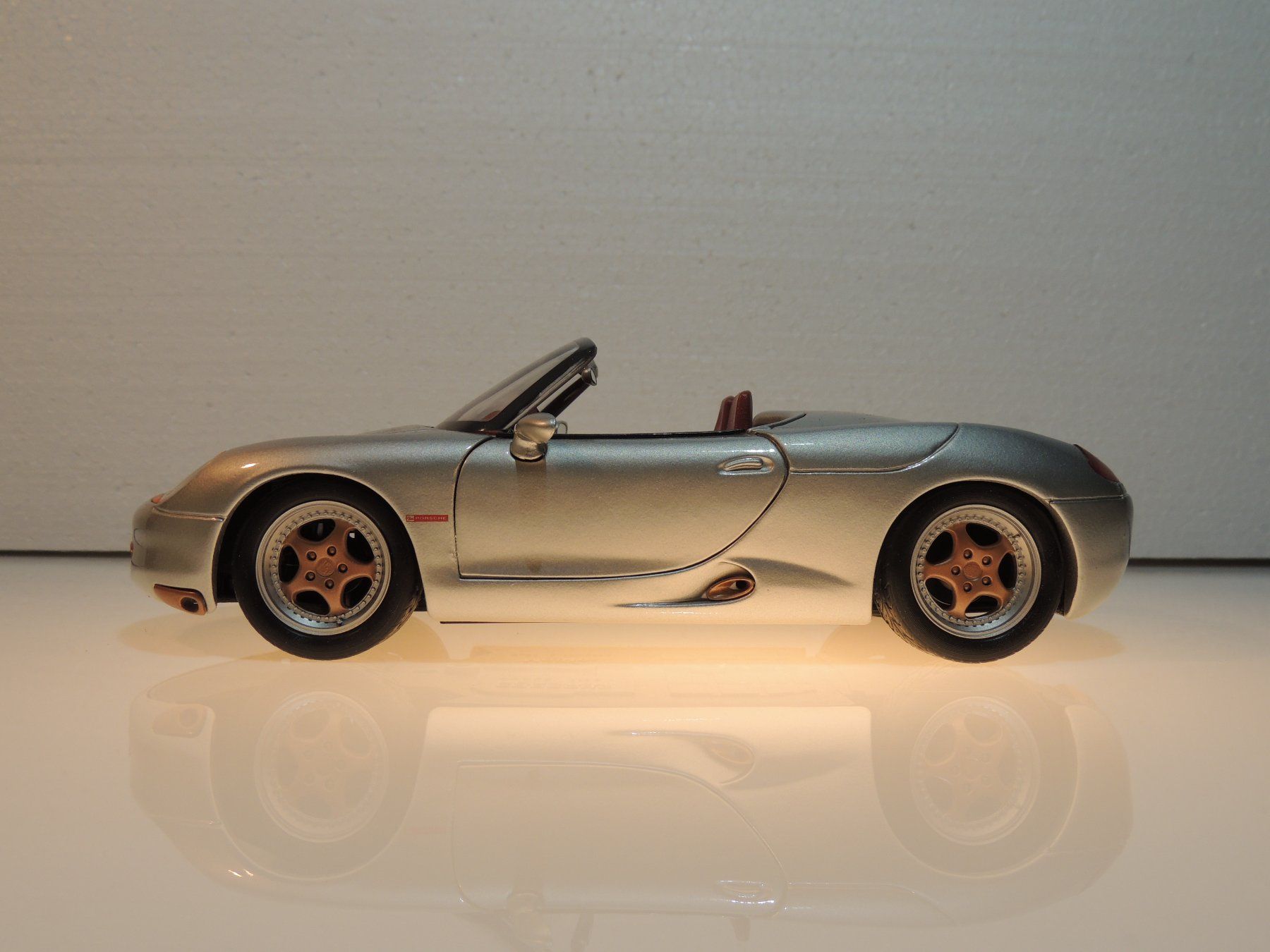 Maisto Modellini d'auto: Maisto Porsche Boxster Concept Sil. 1:18 – Nuovo (secondo la descrizione) da Corminboeuf venduto da corbay