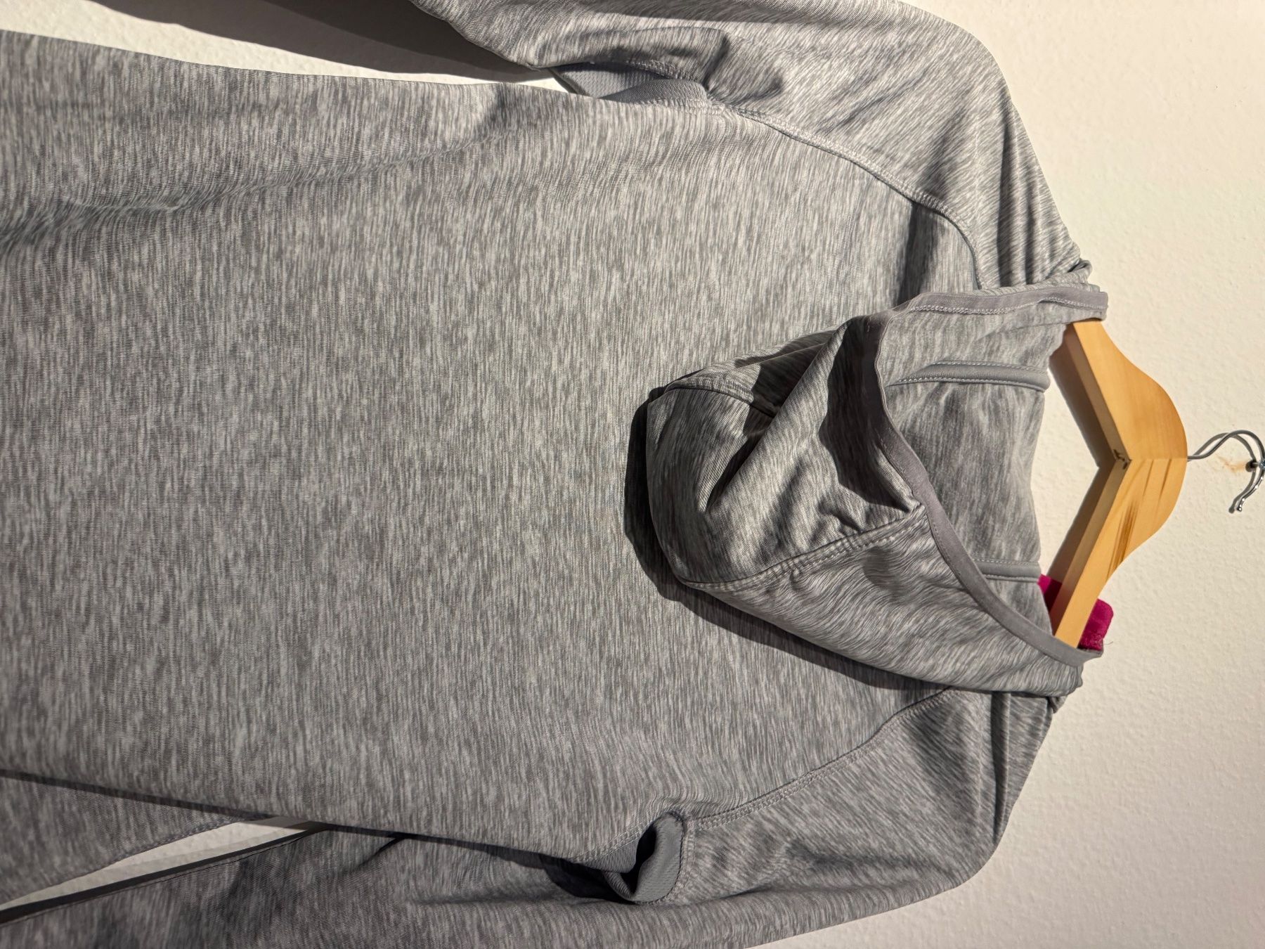 Pullover & Sweatshirts: Damen Kapuzenpullover mit Reisverschluss Gr. L – Gebraucht aus Muttenz von veroo8 2