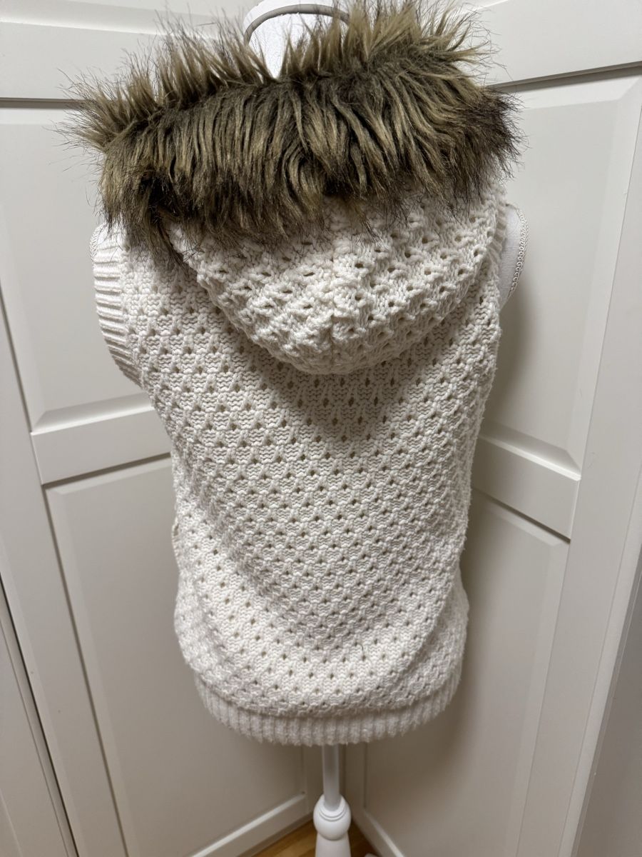 Gilet & Giacche senza maniche: Warme Strickweste mit Kapuze Gr. M – Nuovo (secondo la descrizione) da Arlesheim venduto da Eli_77 1