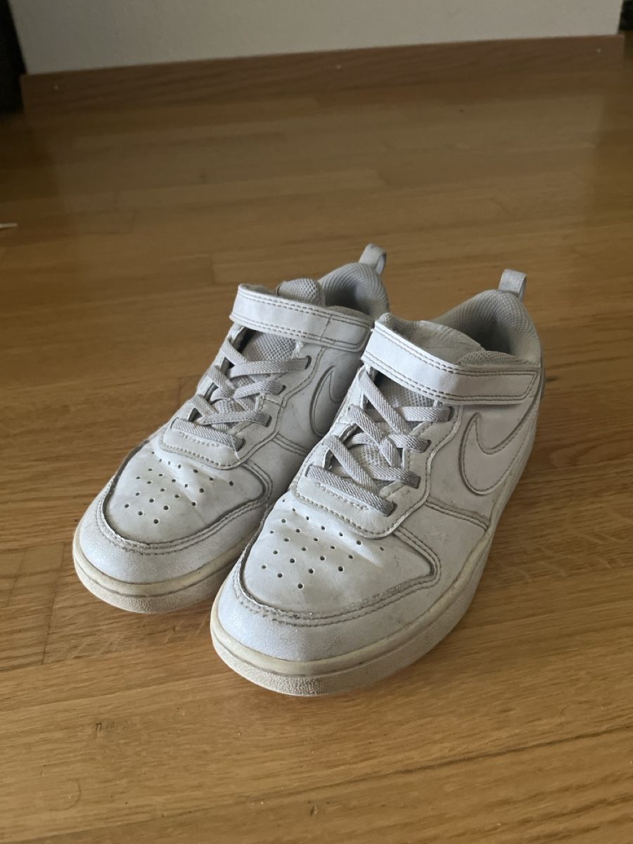 Nike Schuhe für Mädchen: Nike Turnschuhe weiss Grösse 34 gebraucht – Gebraucht aus Winterthur von rat_cz9v