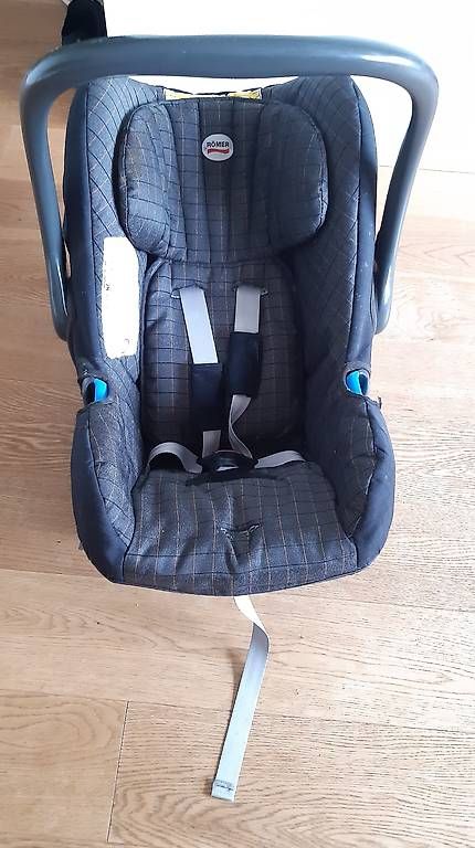 Seggiolini per auto: Römer Babyschale/ Autobabysitz – Usato da Uster venduto da chr_vwn8