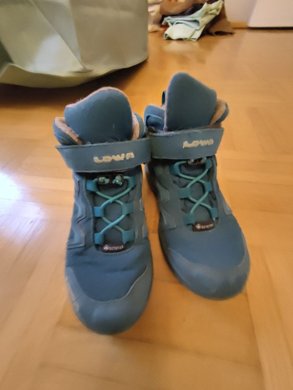 Lowa Scarpe per ragazzi: Lowa Trekkingschuhe hoch  Grösse 28 – Usato da Jona venduto da tschounaess 1
