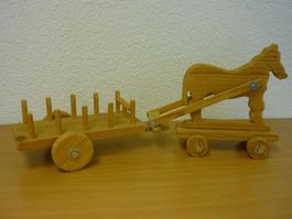 Unikat - Altes Holzspielzeug "Rössli & Wagen"