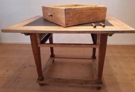 Antiker Schiefertisch Tannenholztisch