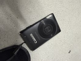 Digitalkamera Canon IXUS 220 HS mit Tasche gebraucht