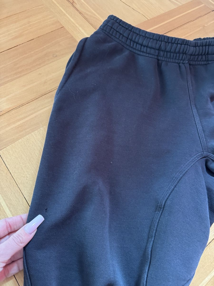 Nike Pantaloni: Nike Jogginghose Trainerhose Schwarz, Grösse S – Usato da Wittenbach venduto da Apicel 4