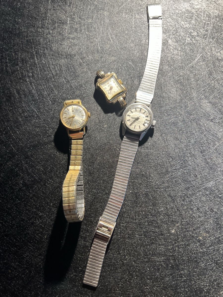 Orologi: Drei Vintage Damenuhren – Usato da Laufen venduto da groove60