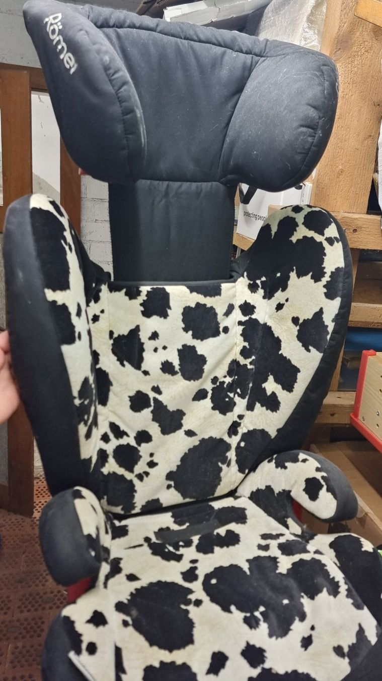 Britax Römer Seggiolini per auto: Britax Römer Kindersitz Kidfix – Usato da Konolfingen venduto da Goofy021 1