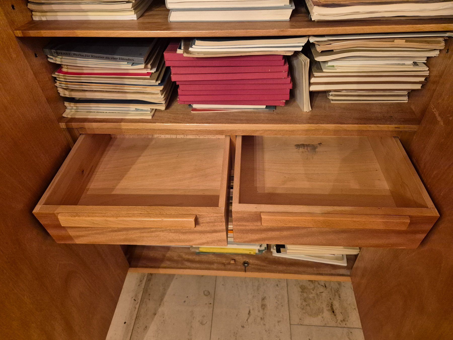 Set di tavolo e panche: Esszimmer aus den 60er Jahren – Usato da Steinach venduto da ACMO32O 9