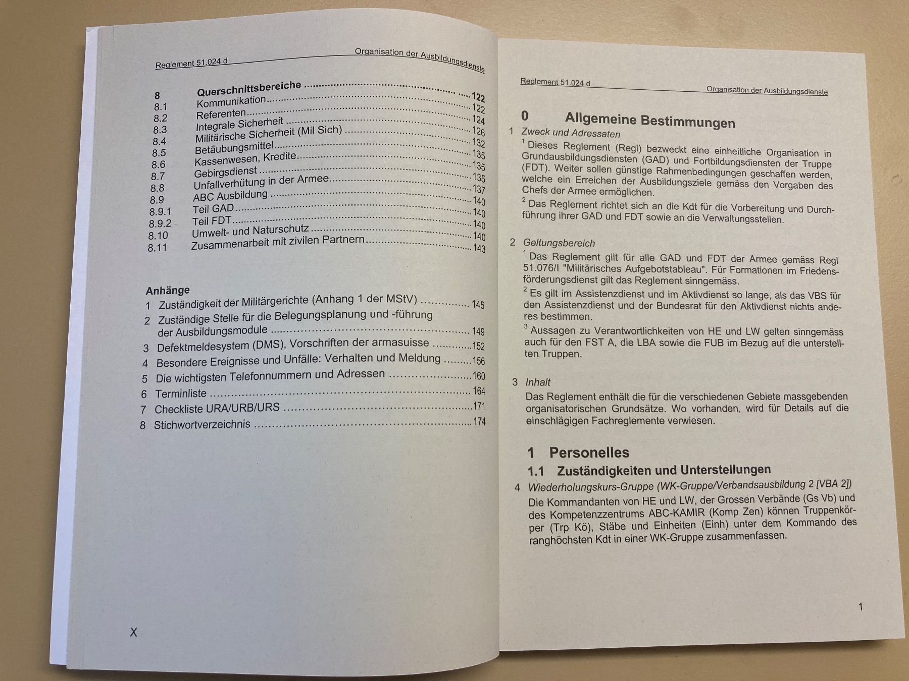 Bücher: Reglement: Organisation der Ausbildungsdienste - CH Armee – Gebraucht aus Brütten von Hst1 3