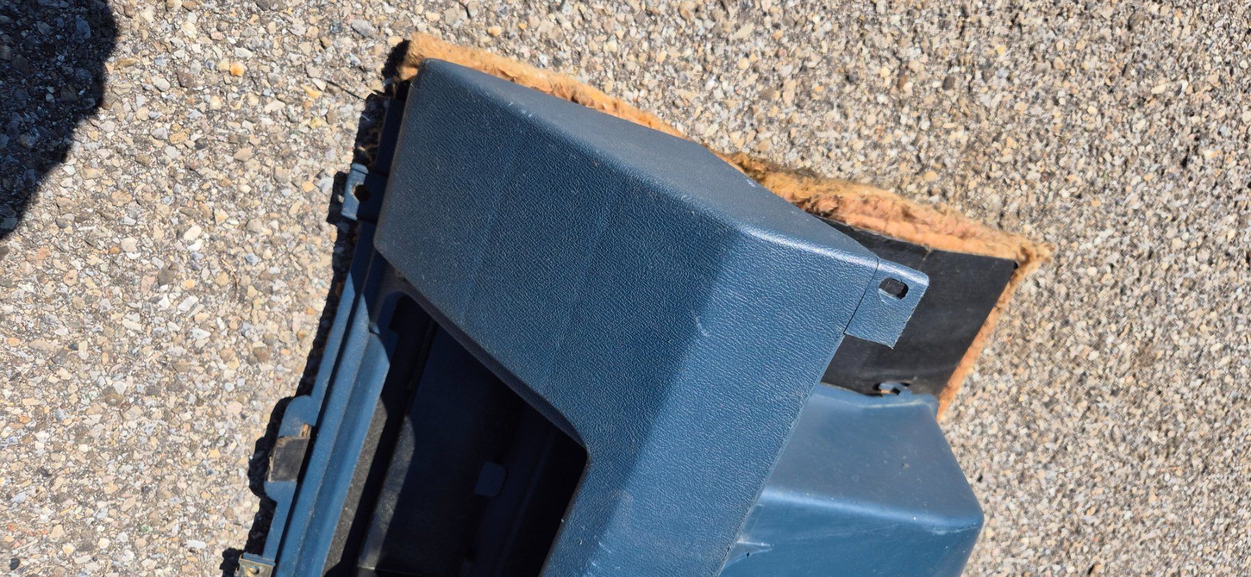 Volkswagen Alle Autoersatzteile: Jetta 1 Handschuhfach – Gebraucht aus Riggisberg von Mahali04 2