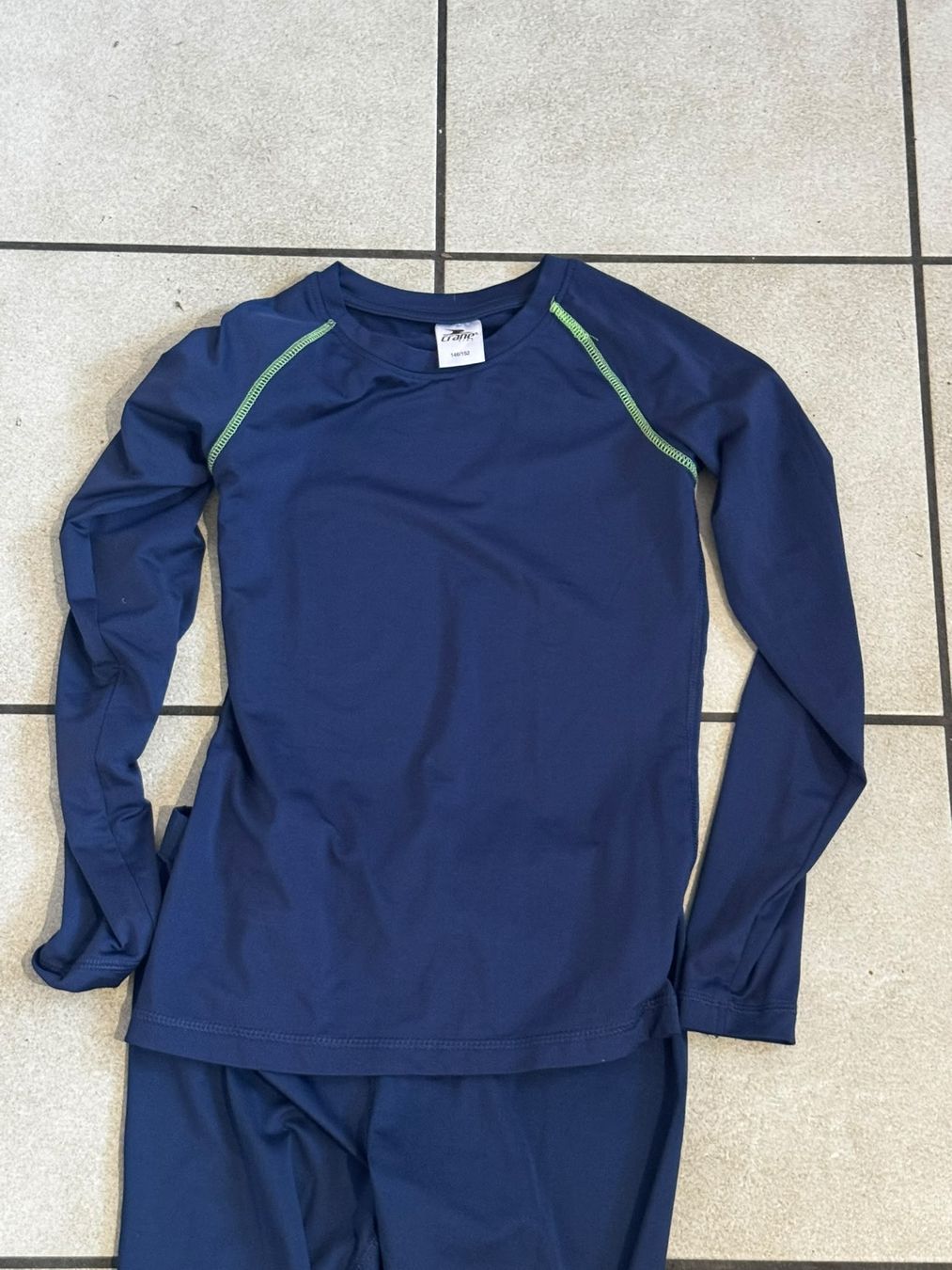 Sous-vêtements: Thermounterwäsche Grösse 146/152 – D'occasion à Egg b. Zürich par Brocki_Insel_Egg 1