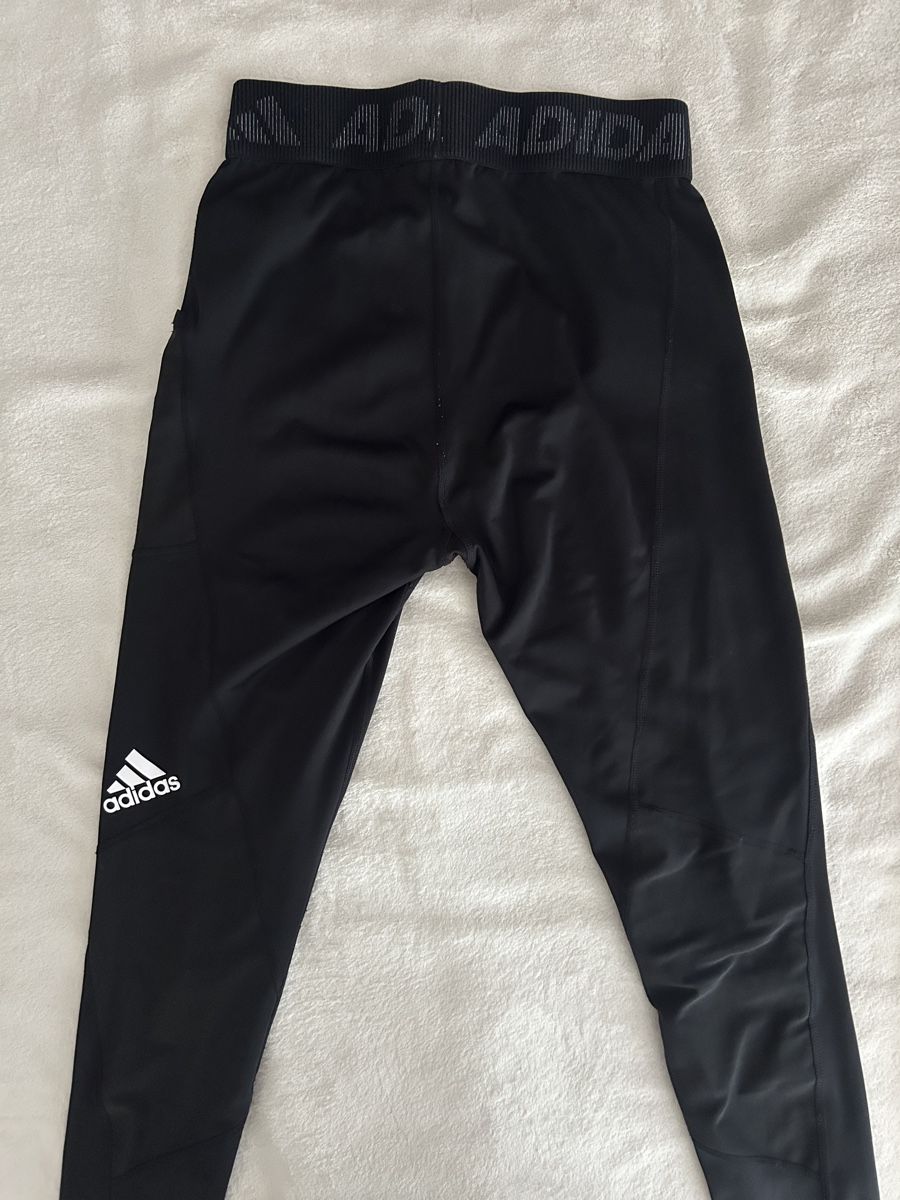 Adidas Leggings: Adidas Leggings – Gebraucht aus Aarwangen von e_9x 1