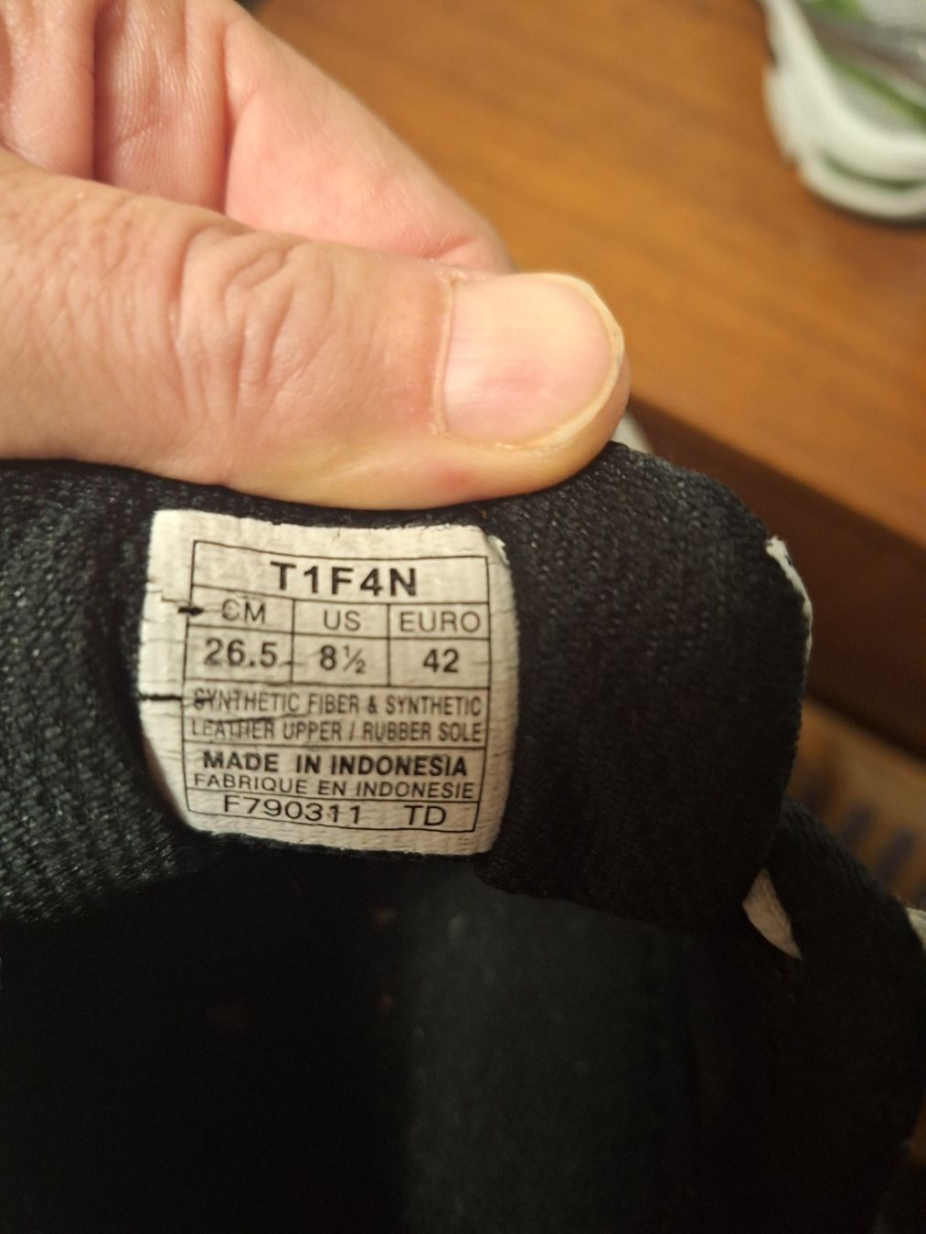 Asics Scarpe da uomo: Asics Gel 42 running sneaker – Usato da Carouge GE venduto da lor_m8jm 5
