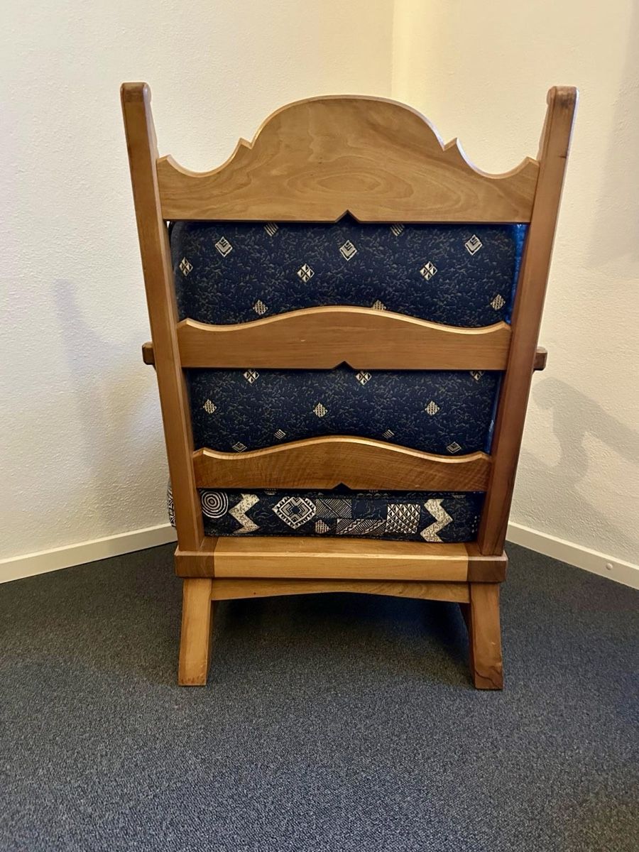 Divani: Sofa Hocker Polstergruppe aus massivem Nussbaum ab 1Fr. – Usato da Jonschwil venduto da Holba 3