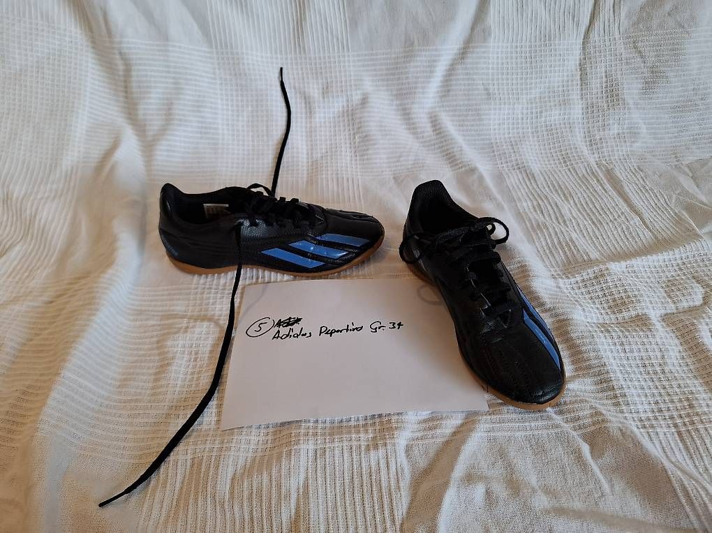 Scarpe per ragazzi: Adidas Deportivo Gr. 34  – Usato da Greifensee venduto da Timerons