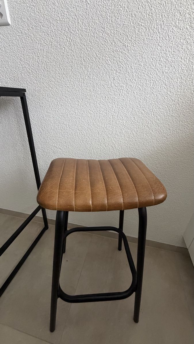 Tischgruppe: Table et chaises hautes – Gebraucht aus Peseux von eli_9h9y 3