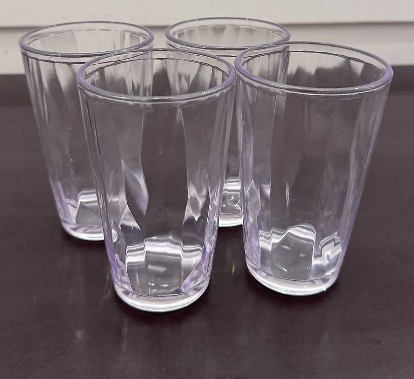Recipients et similaires: Vier transparente Kunststoffbecher im Set – D'occasion à Chur par Smude