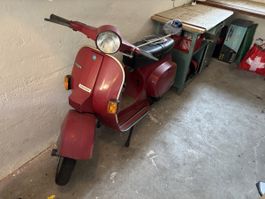 Vespa Piaggio rot PK 50, Jahrgang 1986