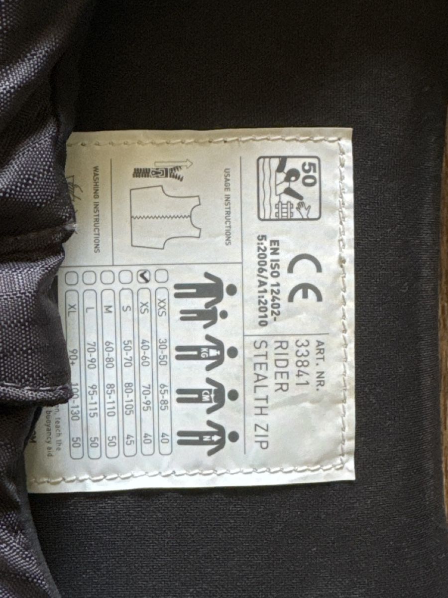 Helly Hansen Giubbotti di salvataggio: Helly Hansen buoyancy aid black like new condition – Usato da Wichtrach venduto da tom_vy5j 2