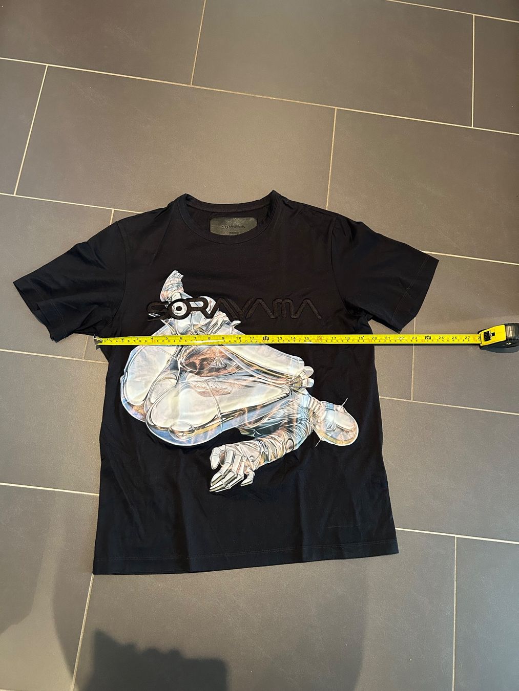 T-shirt: Sorayama t-shirt – Nuovo (secondo la descrizione) da Schlieren venduto da Leavio