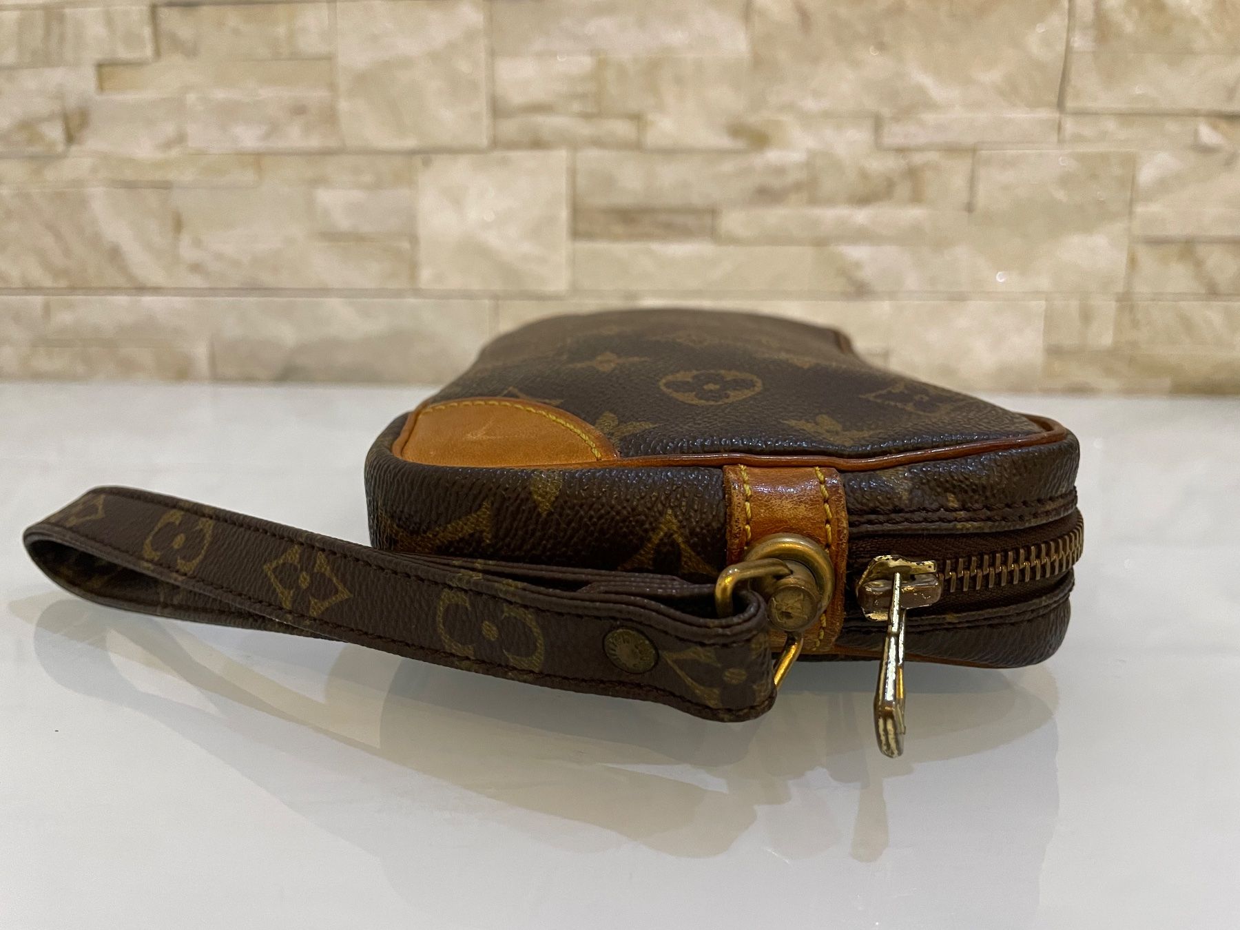 Louis Vuitton Custodie per cosmetici: Louis Vuitton Clutch / Necessaire - Nr. 98 – Usato da Hittnau venduto da LuxAndMore 6