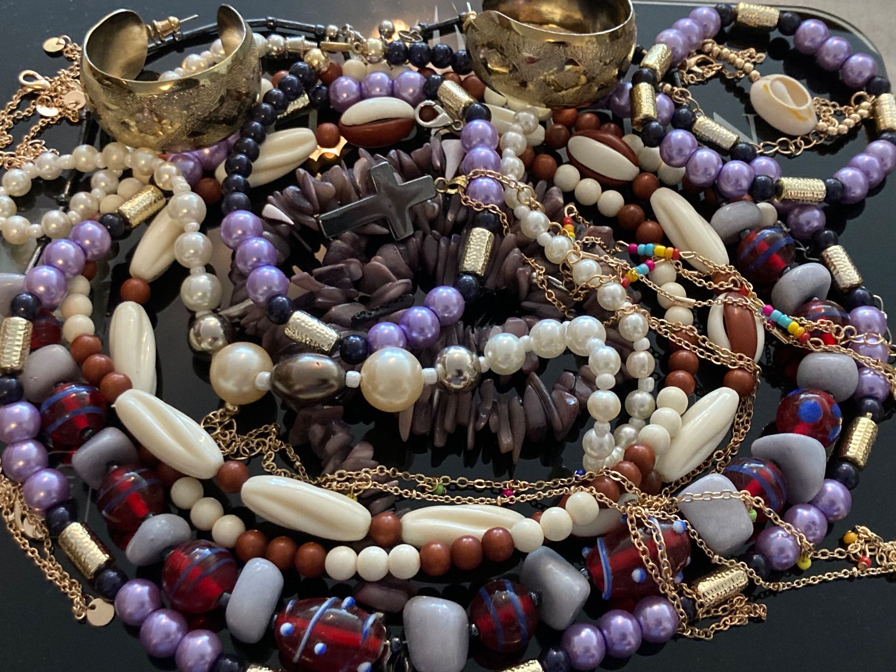 Lot Vintage De Bijoux Fantaisie : Colliers, Bracelets, Bagues, Pendentifs – B5986