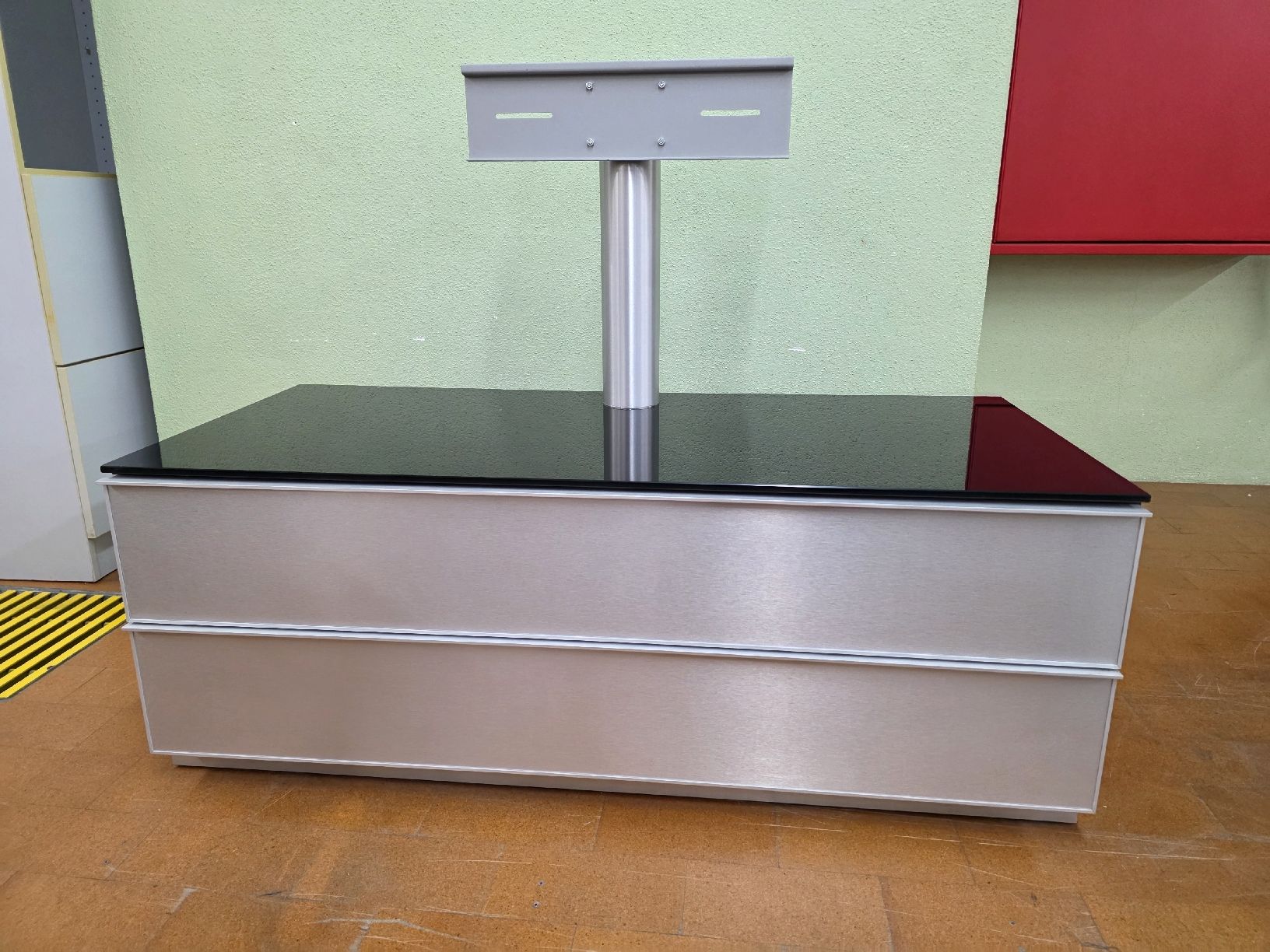 Spectral Mobili TV: Designer TV-Möbel von Spectral Catena – Usato da Lichtensteig venduto da Polsterwerk 8