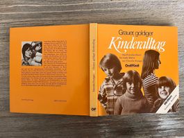 Dorothee Frutiger : Grauer, goldiger Kinderalltag OF