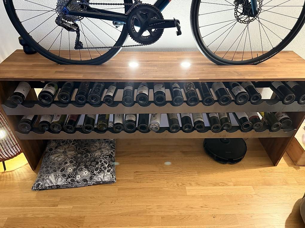 Regale: Weinregal mit Fahrradhalterung – Gebraucht aus Galgenen von barbara_b 2