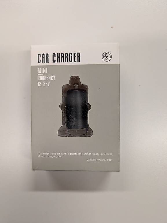 Caricabatterie: Auto Adapter USB Ladeanschluss – Usato da Chur venduto da Doomhammer