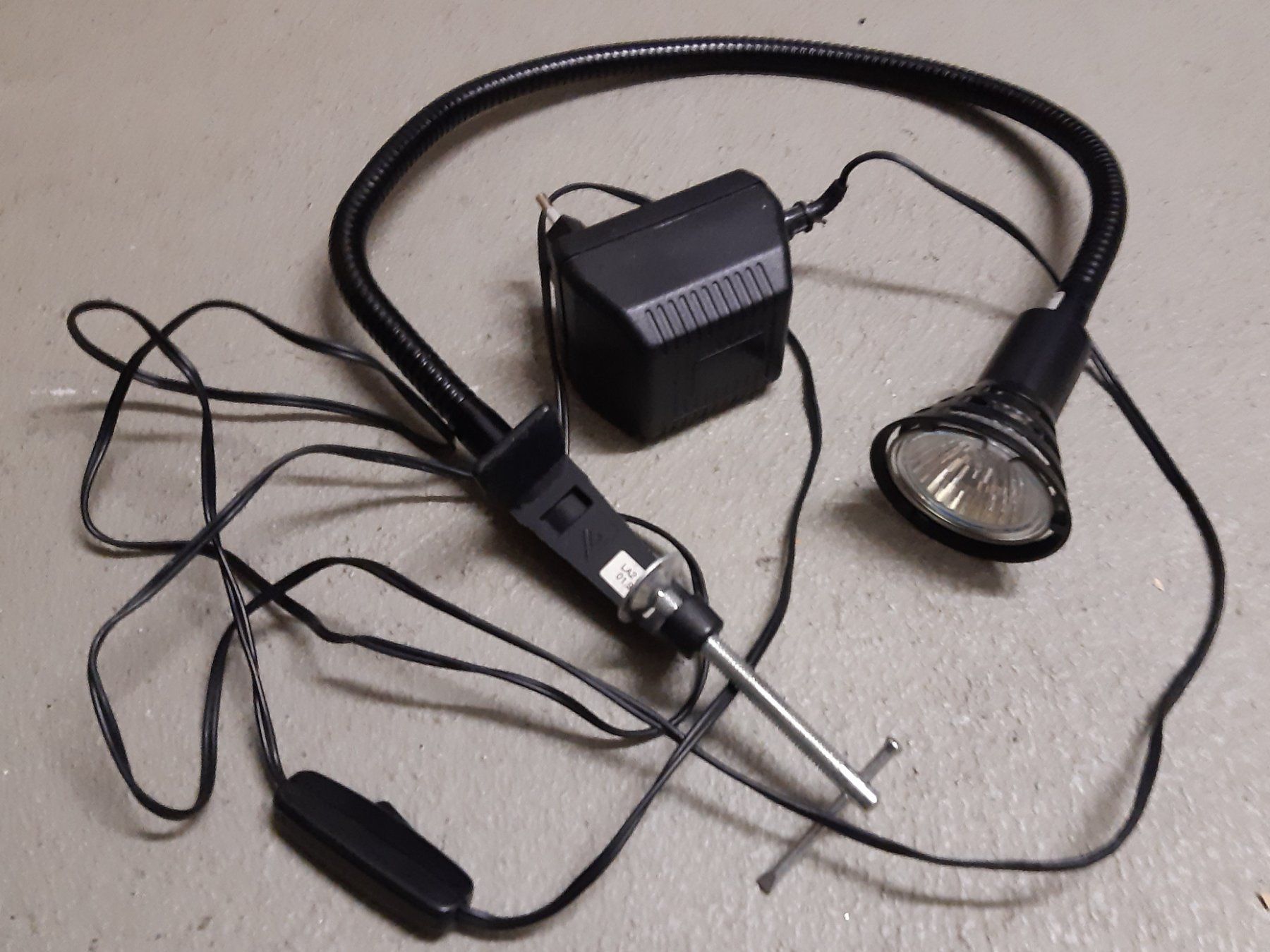 Lampen: Lampe, Tischlampe, Halogenleuchte, Halogen etc. Auch Versand – Gebraucht aus Lohn-Ammannsegg von Molch7 2